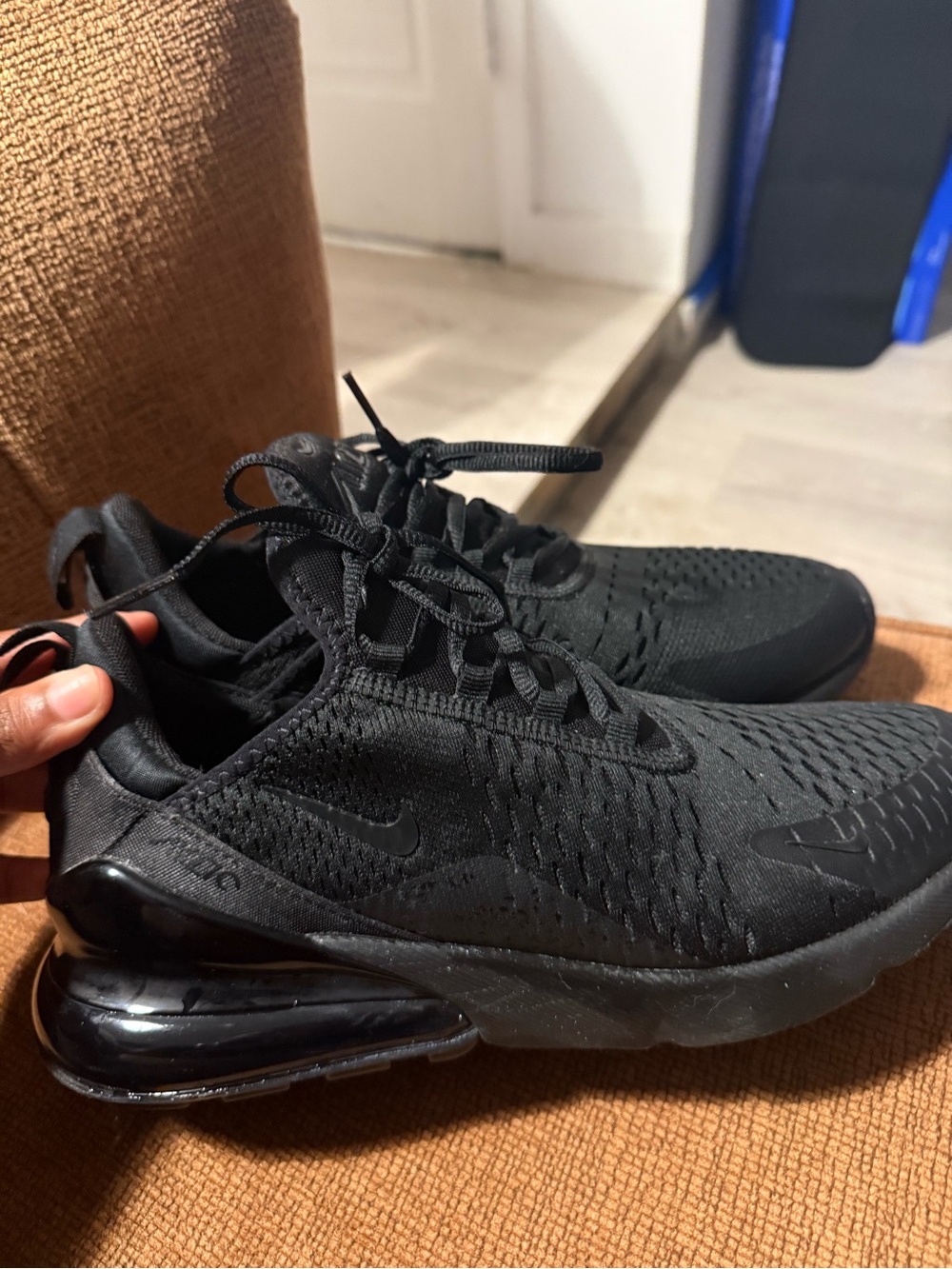 Nike Men’s Black Air-cushioned Athletic Sneakers